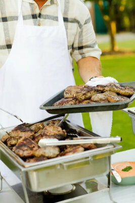 Grillen auf Kunstrasen – Die perfekte Unterlage für dein BBQ - Grillen auf Kunstrasen – Die perfekte Unterlage für dein BBQ