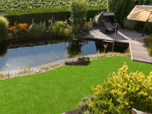 Kunstrasen als perfekte Poolunterlage - Kunstrasen als perfekte Poolunterlage