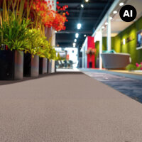 Nahaufnahme eines künstlichen Rasens, bei dem eine Ecke umgeklappt ist, sodass das schwarze Rückseitenmaterial sichtbar wird. Ein Kreis mit Vergrößerung zeigt ein kleines Drainageloch im Rückmaterial. Rechts daneben steht auf rotem Hintergrund: „Drainagelöcher im Rückenmaterial“. Unten steht: „Wasserdurchlässig bis 60 l/min/m²“.